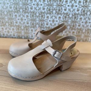 Lotta from Stockholm EUC nude leather t-strap clog
